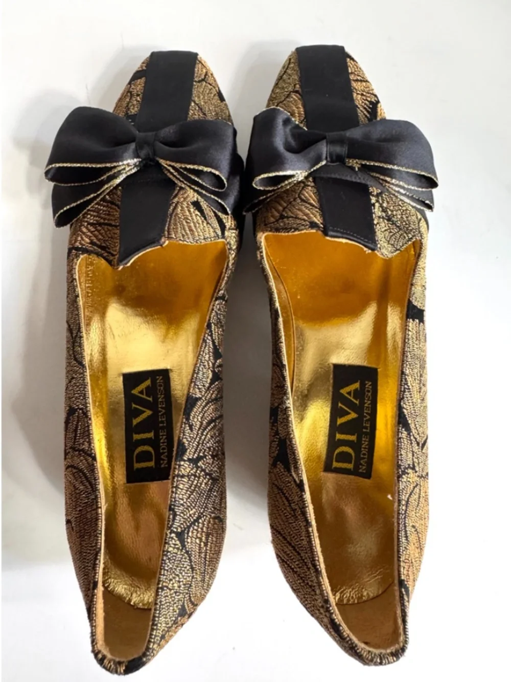 Diva by Nadine Levenson Vintage Formal Bow Block Heels in Gold and Black 7.5N